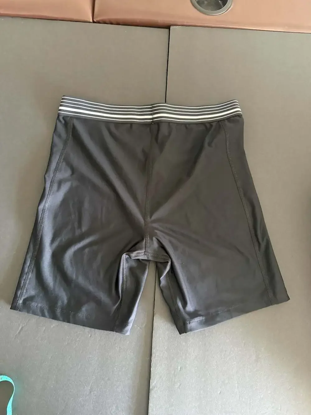 Under Armour Compression Shorts Black Striped Waistband